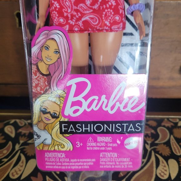 Barbie 2019 Fashionista # 151 Pink Hair - Picture 7 of 17